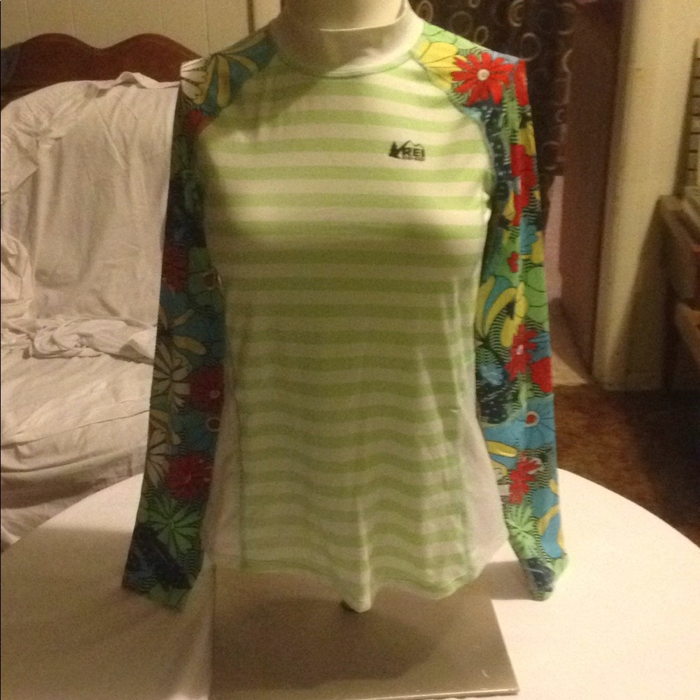Rei youth rash guard